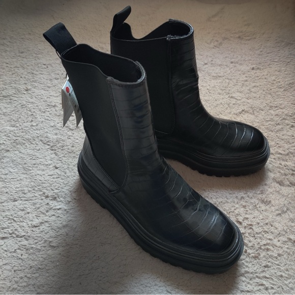 Zara Glossy Patent Black Croc Embossed Vegan Leather Combat Boots Slip On - Picture 2 of 9